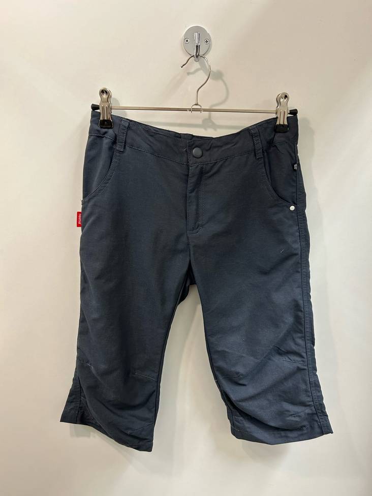 Lasten pitkät shortsit käytetty 134cm ja 152cm - - 246 - 1